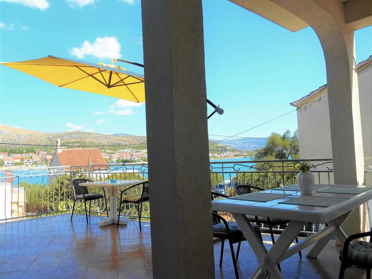 Apartments Bresan Trogir Exterior foto