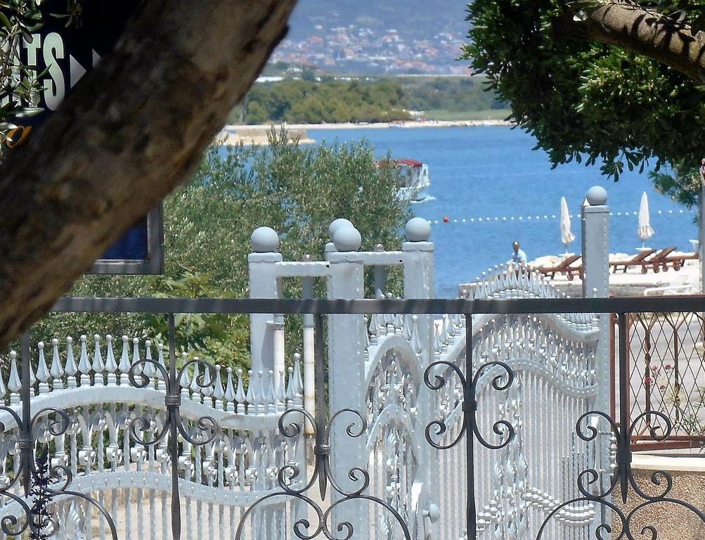 Apartments Bresan Trogir Exterior foto