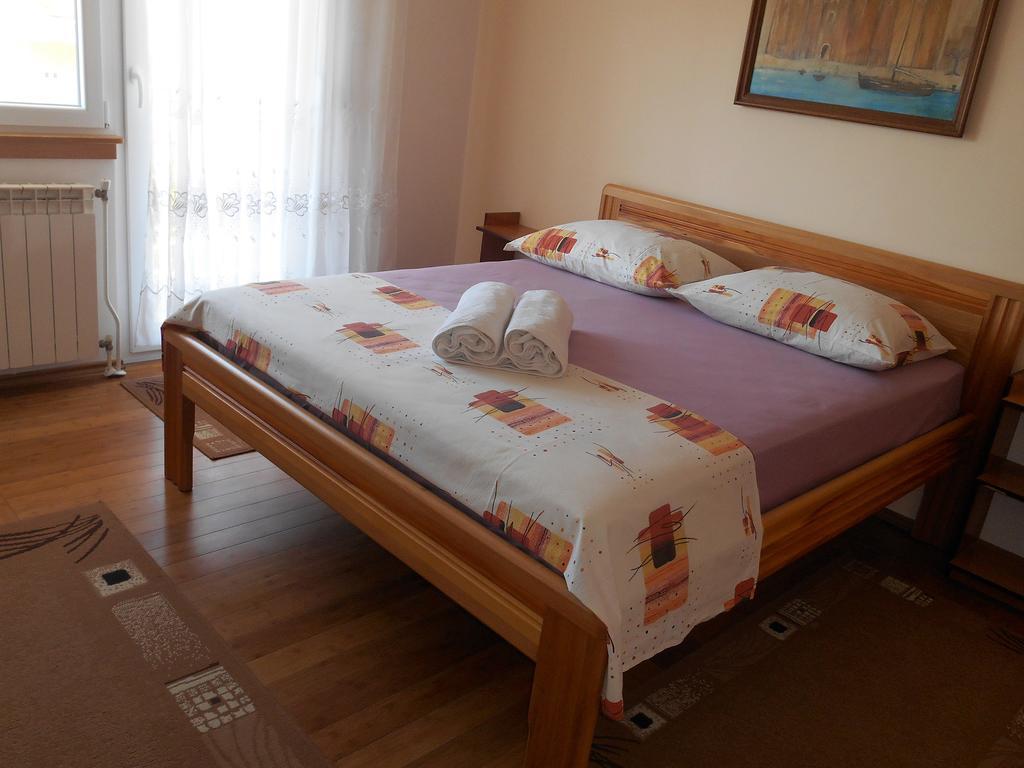 Apartments Bresan Trogir Quarto foto