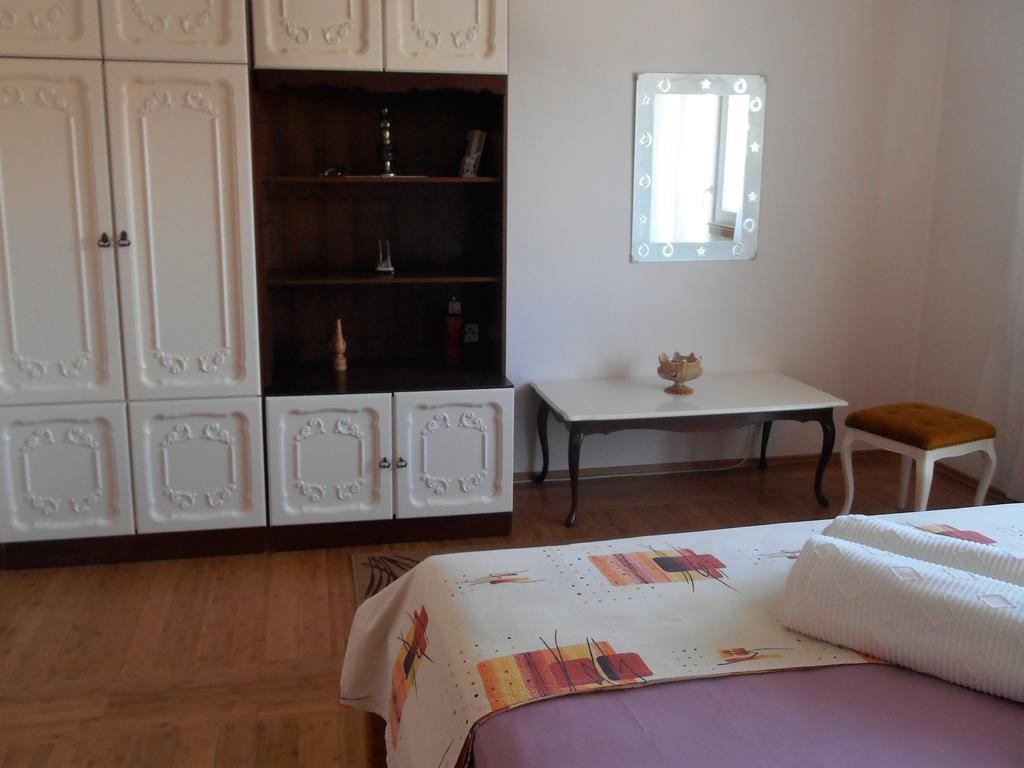 Apartments Bresan Trogir Quarto foto